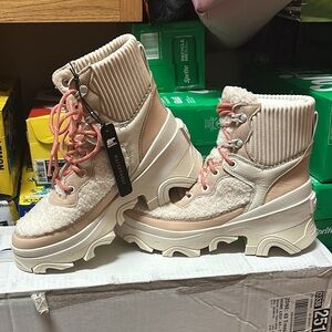 Sorel BREX WATER PROOF leather/ shearling boot in cream/beige 7